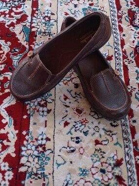 Clarks Bendables Brown Leather Slip On Shoes With Wooden Button